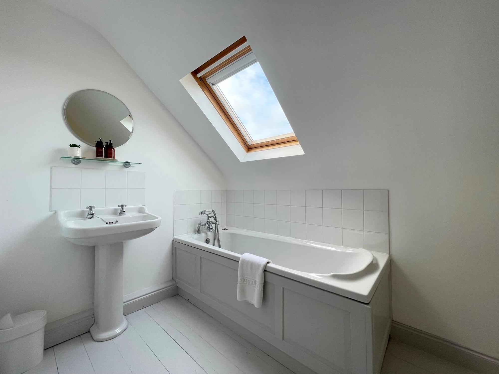 Spacious Home Sleeps 6 Short Walk To Port Isaac Village & Stunning Views Bagian luar foto