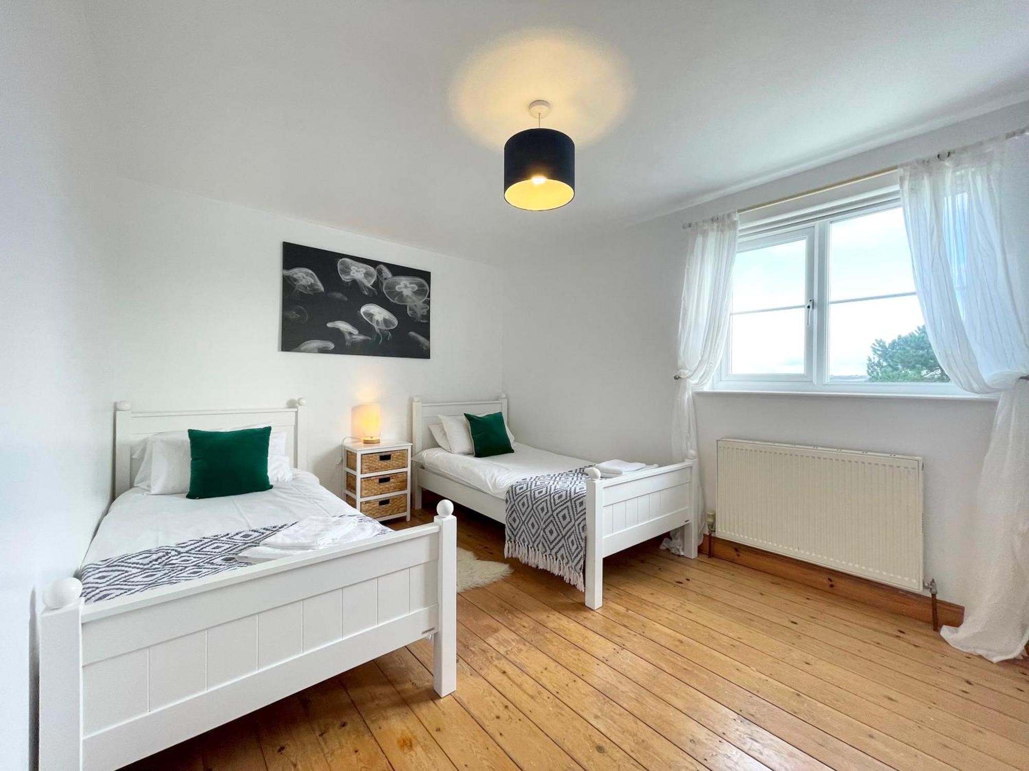 Spacious Home Sleeps 6 Short Walk To Port Isaac Village & Stunning Views Bagian luar foto